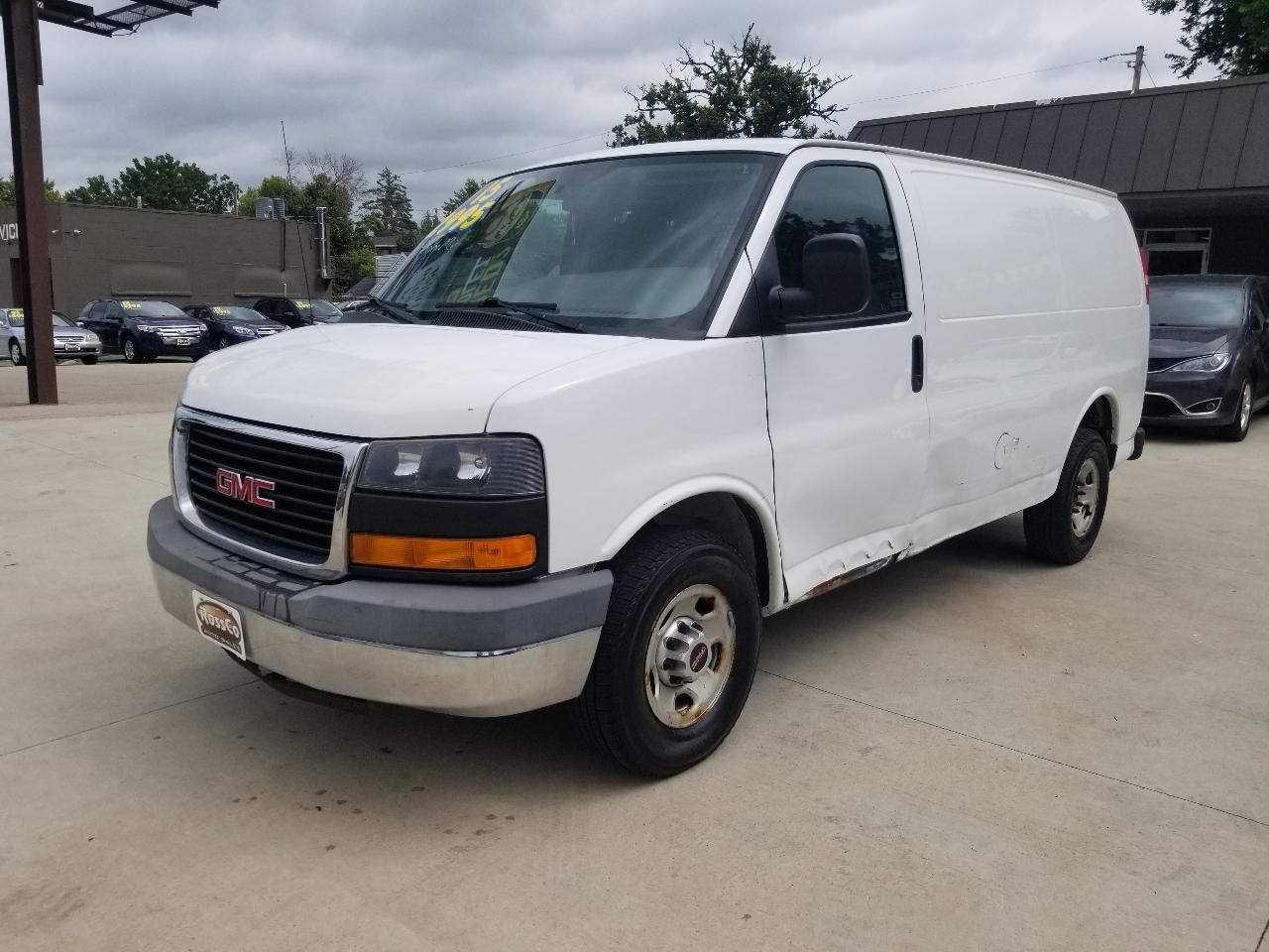 GMC Savana Cargo Van RWD 2500 135" 2015
