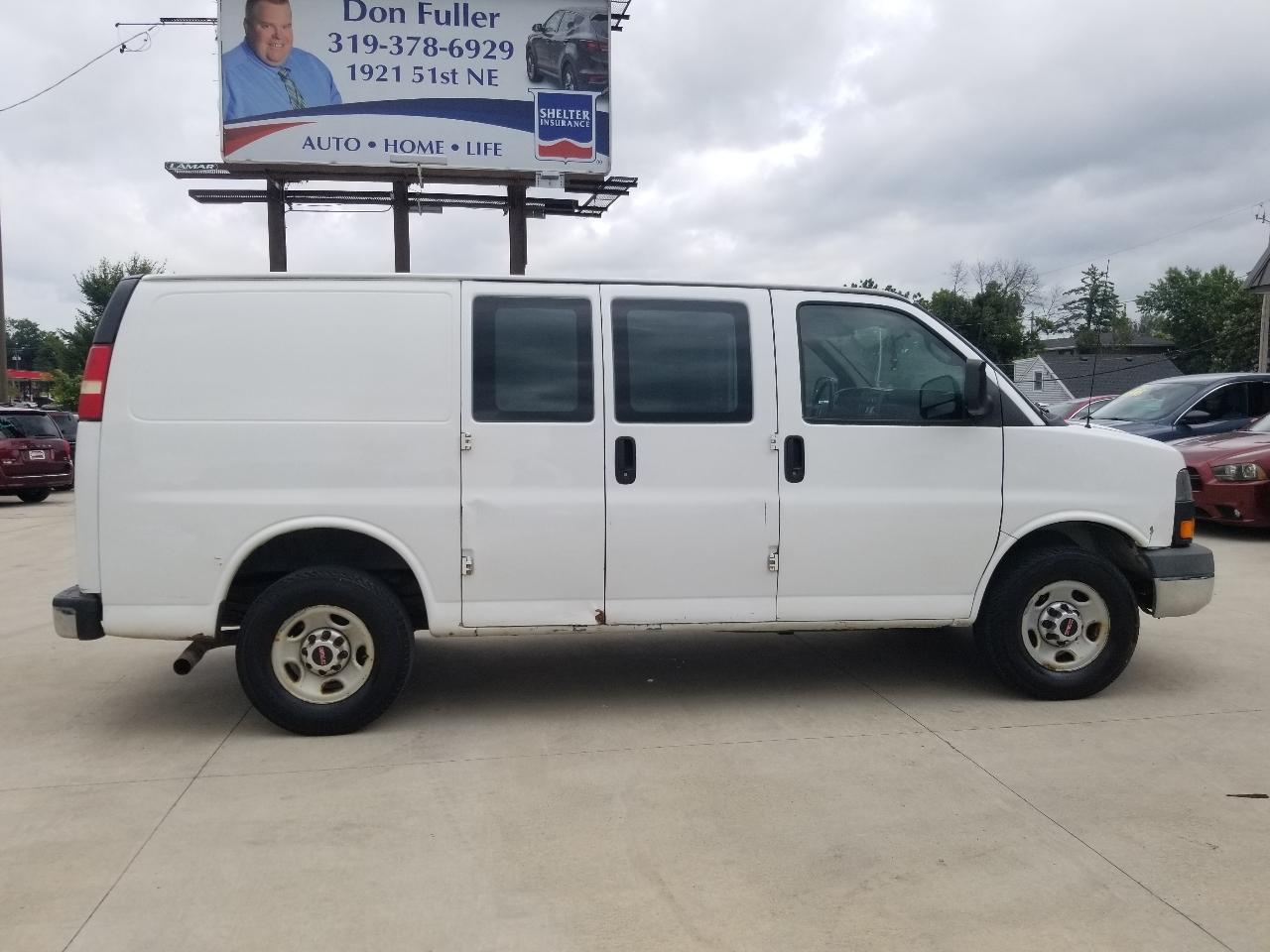 GMC Savana Cargo Van RWD 2500 135" 2015