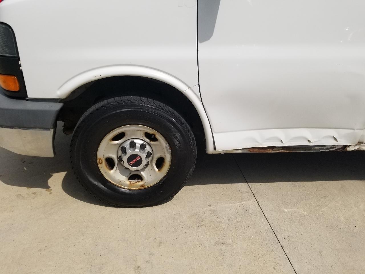 GMC Savana Cargo Van RWD 2500 135" 2015