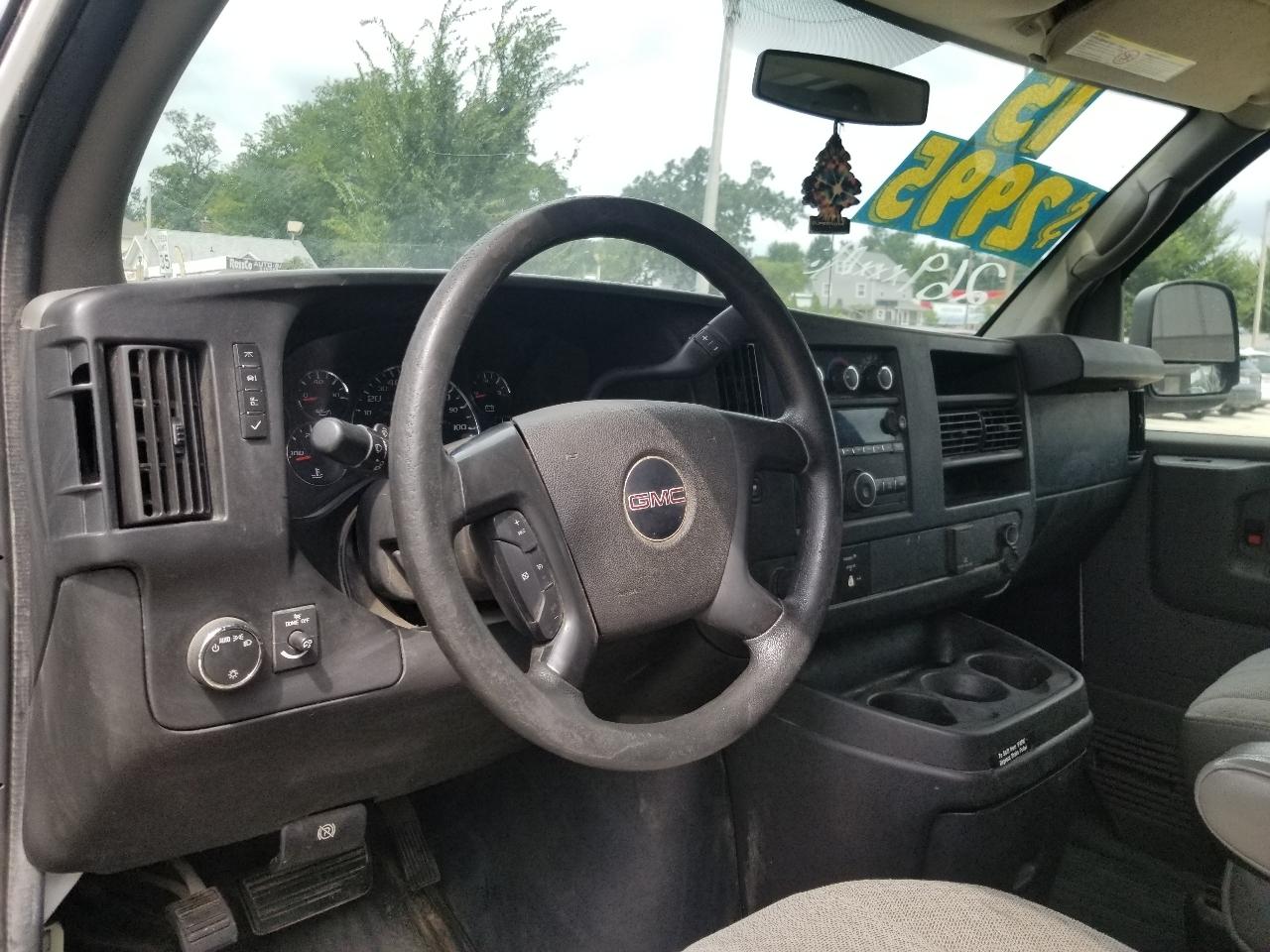 GMC Savana Cargo Van RWD 2500 135" 2015