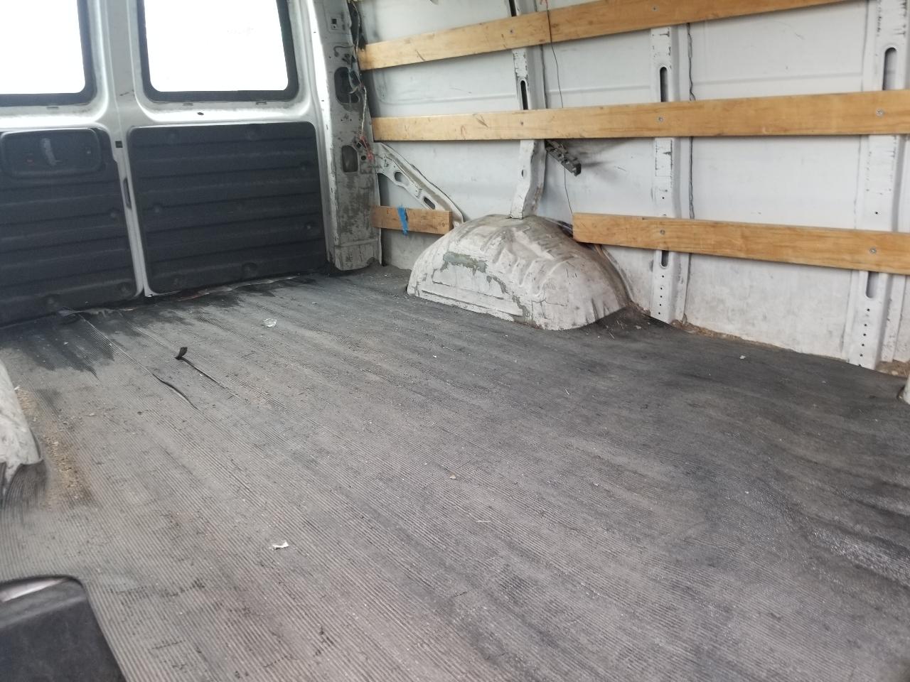 GMC Savana Cargo Van RWD 2500 135" 2015