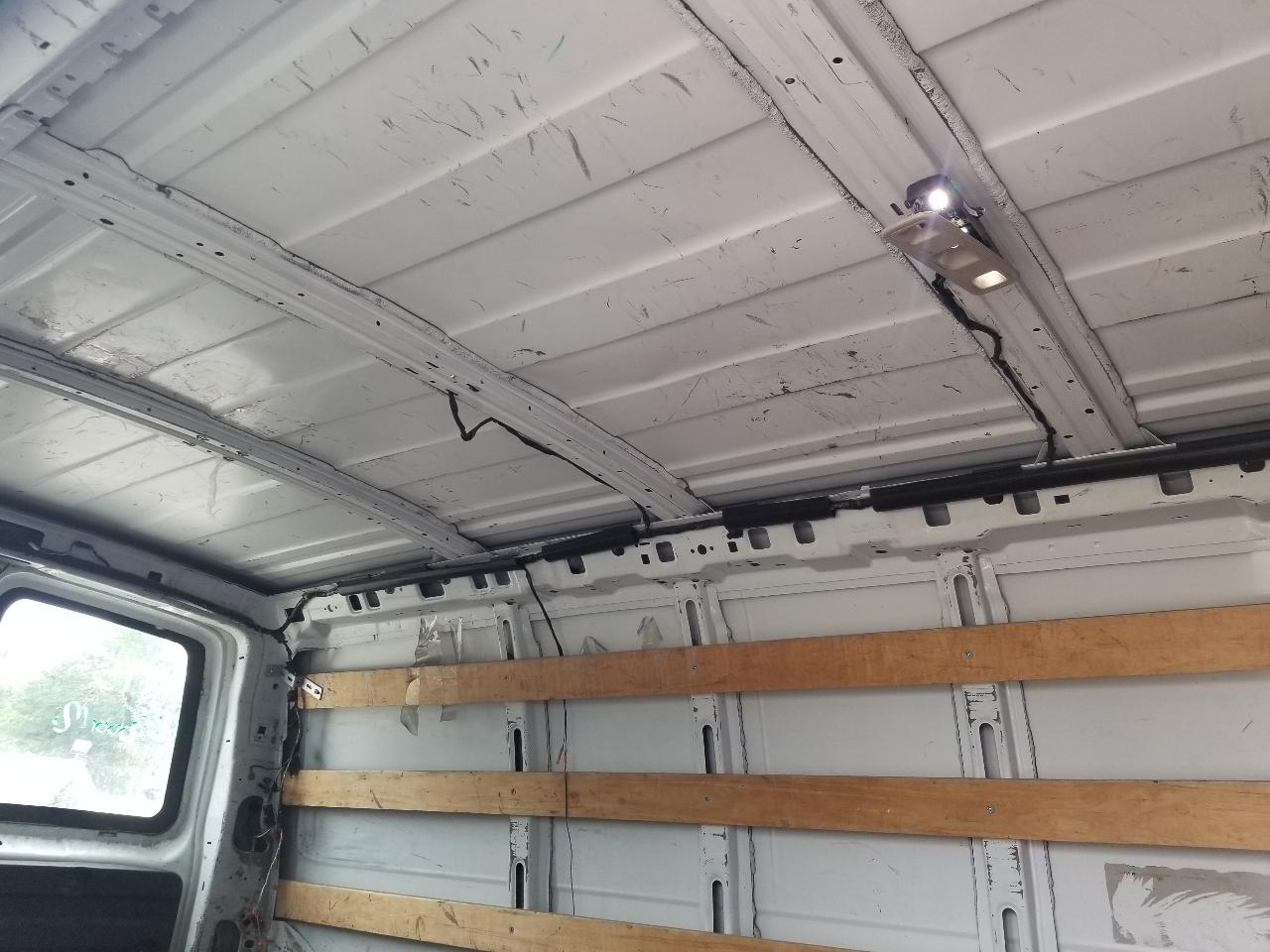 GMC Savana Cargo Van RWD 2500 135" 2015