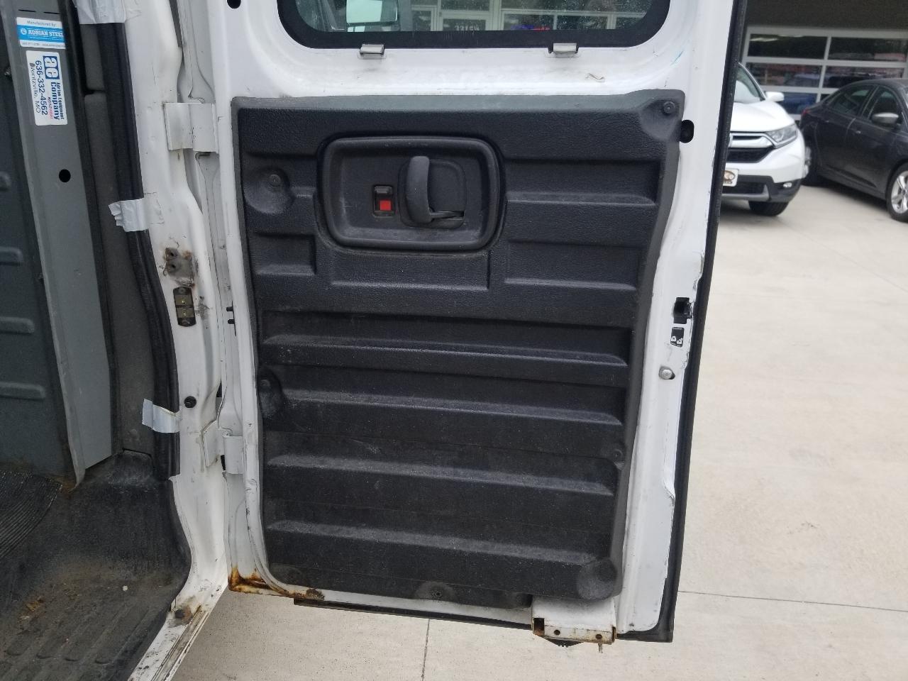 GMC Savana Cargo Van RWD 2500 135" 2015
