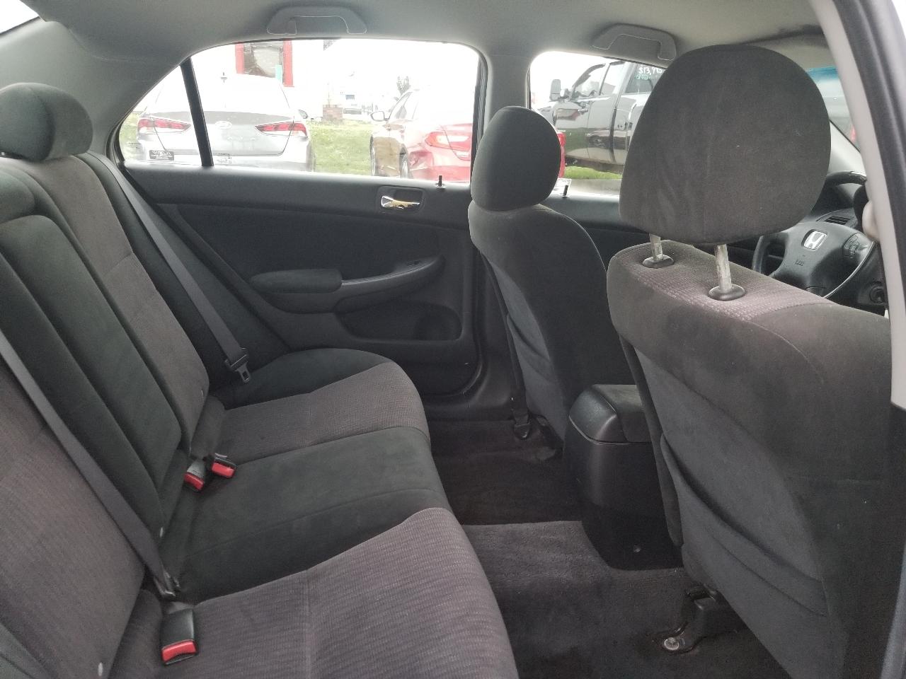 Honda Accord Sdn LX AT 2005