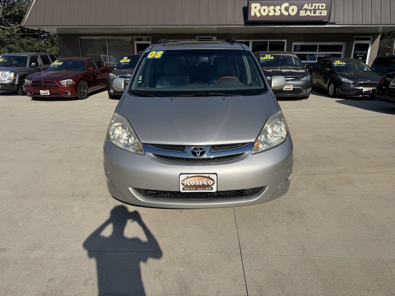 Toyota Sienna 5dr 7-Pass Van XLE AWD (Natl) 2008