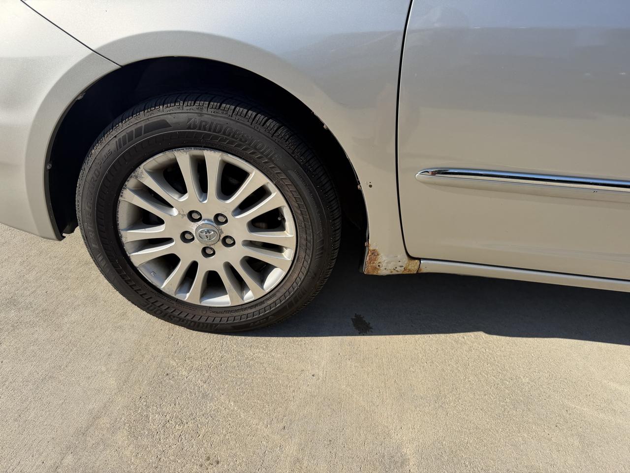 Toyota Sienna 5dr 7-Pass Van XLE AWD (Natl) 2008