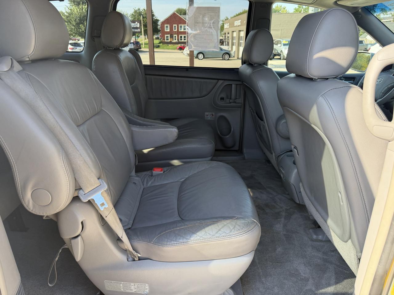 Toyota Sienna 5dr 7-Pass Van XLE AWD (Natl) 2008