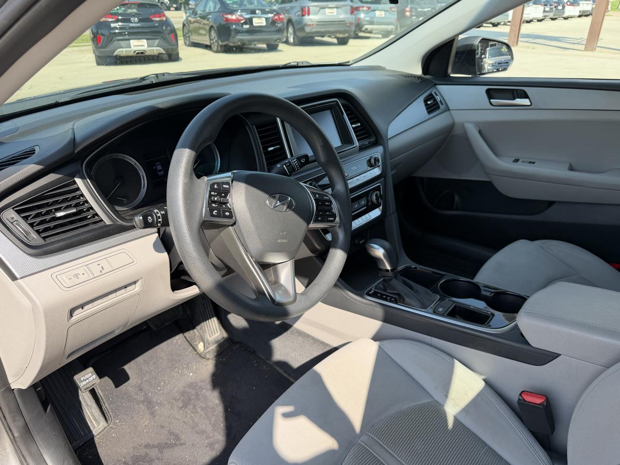 Hyundai Sonata SE 2.4L 2018
