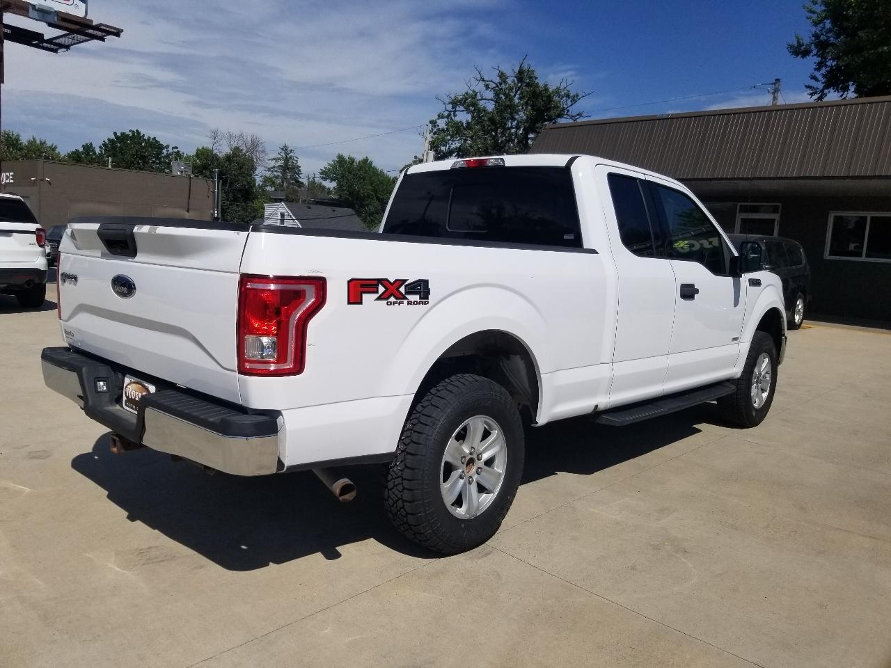 Ford F-150 4WD SuperCrew 145" FX4 2015