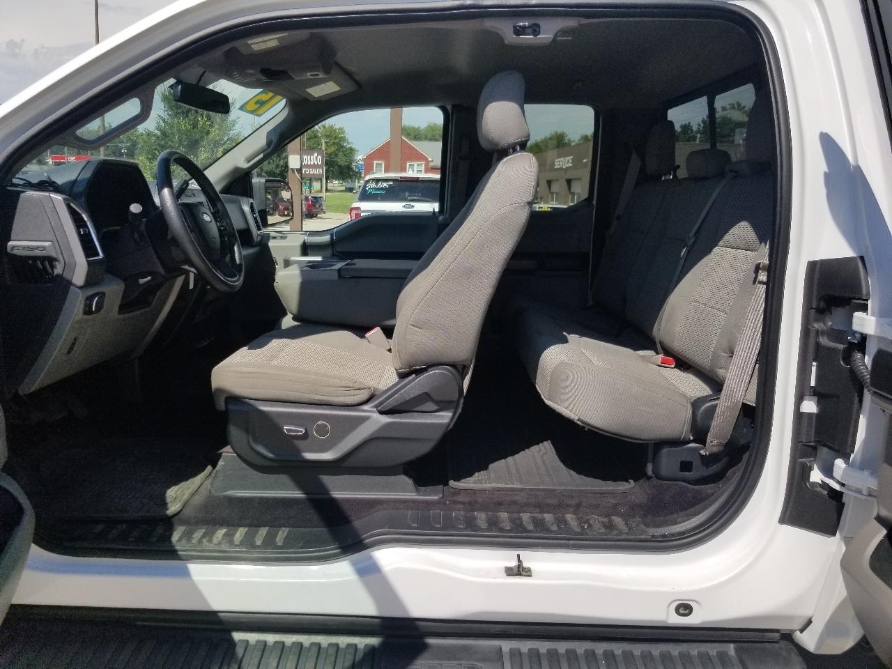Ford F-150 4WD SuperCrew 145" FX4 2015