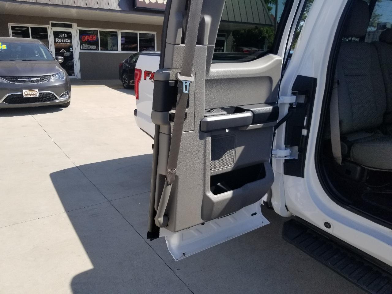 Ford F-150 4WD SuperCrew 145" FX4 2015