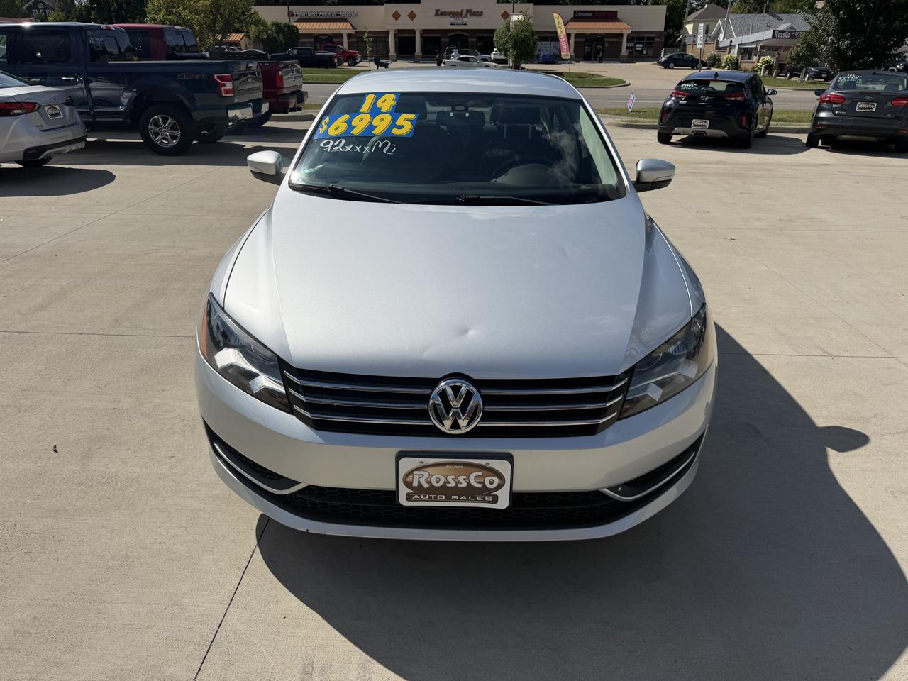 Volkswagen Passat 4dr Sdn 2.5L Auto Wolfsburg Ed *Ltd Avail* 2014