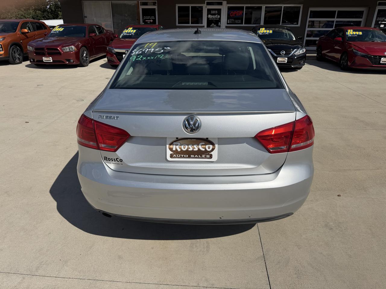 Volkswagen Passat 4dr Sdn 2.5L Auto Wolfsburg Ed *Ltd Avail* 2014