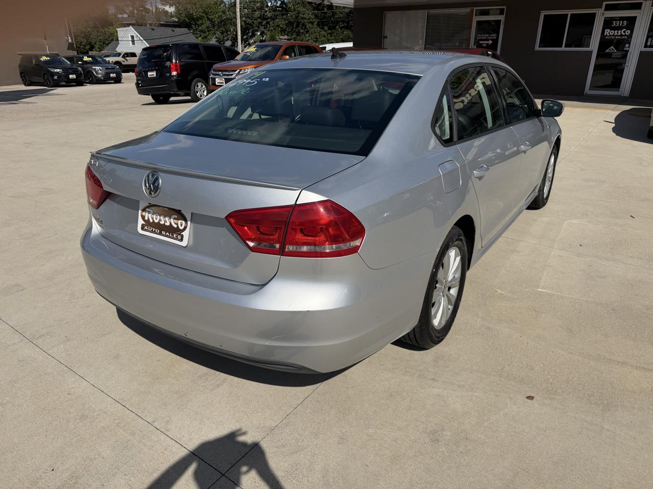 Volkswagen Passat 4dr Sdn 2.5L Auto Wolfsburg Ed *Ltd Avail* 2014