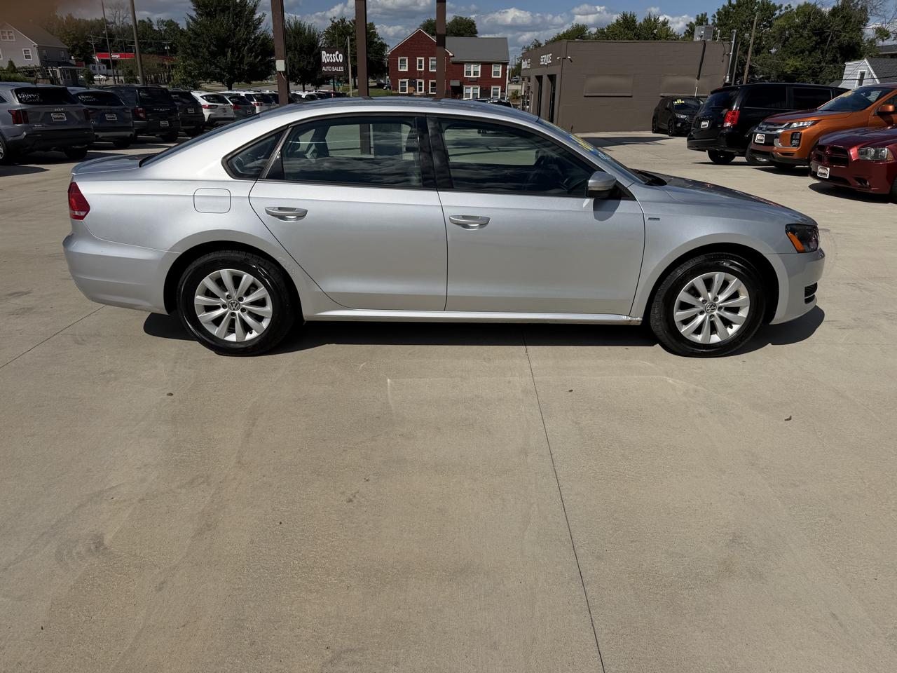 Volkswagen Passat 4dr Sdn 2.5L Auto Wolfsburg Ed *Ltd Avail* 2014