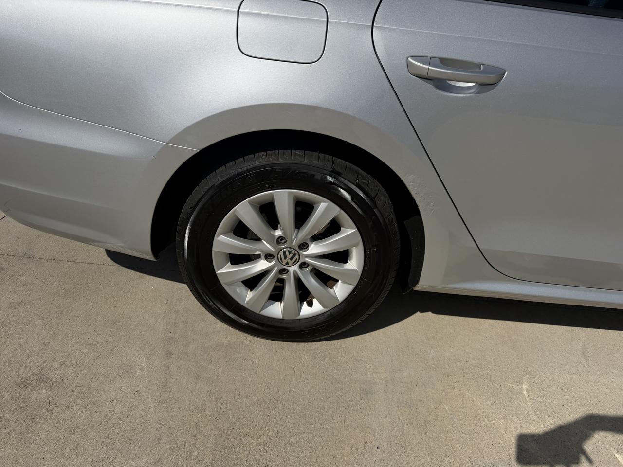 Volkswagen Passat 4dr Sdn 2.5L Auto Wolfsburg Ed *Ltd Avail* 2014