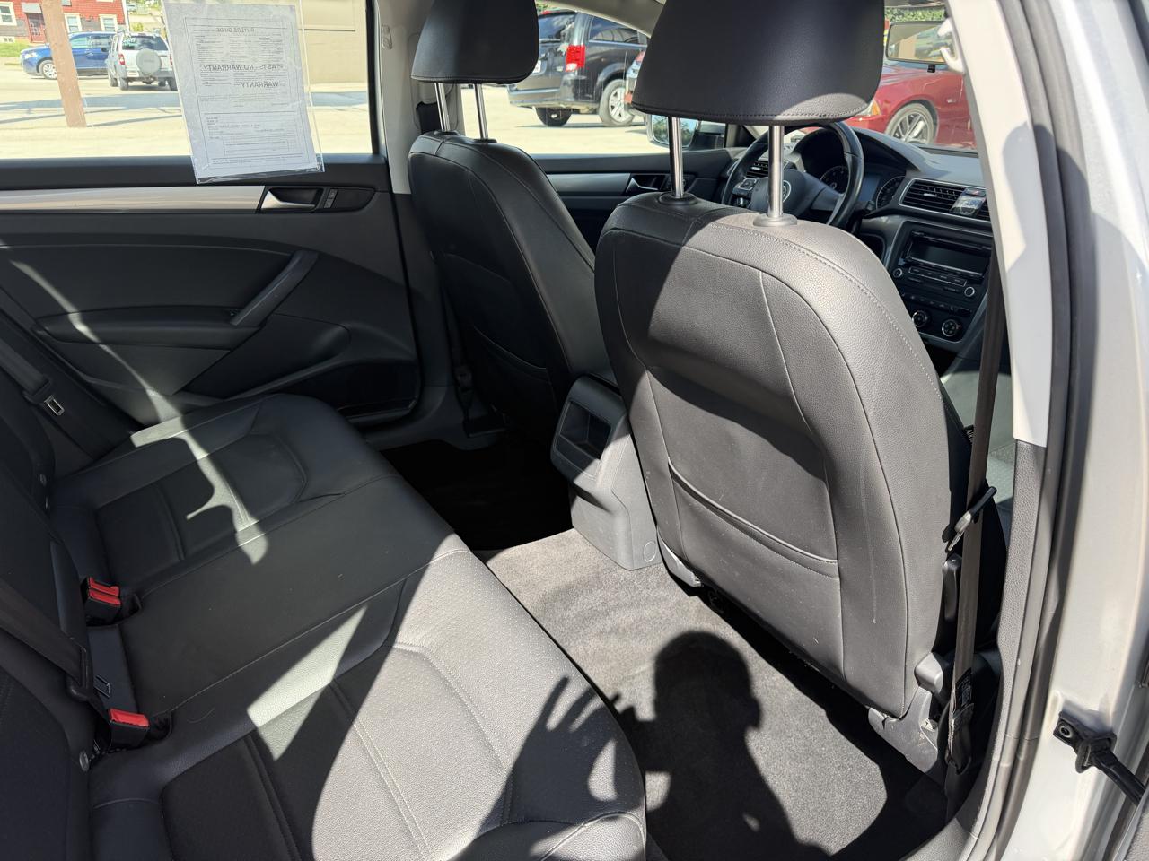 Volkswagen Passat 4dr Sdn 2.5L Auto Wolfsburg Ed *Ltd Avail* 2014