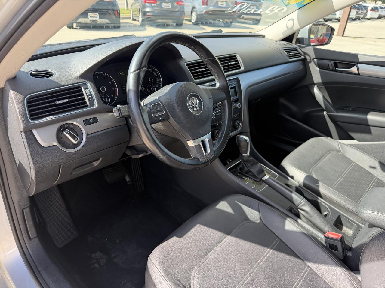 Volkswagen Passat 4dr Sdn 2.5L Auto Wolfsburg Ed *Ltd Avail* 2014