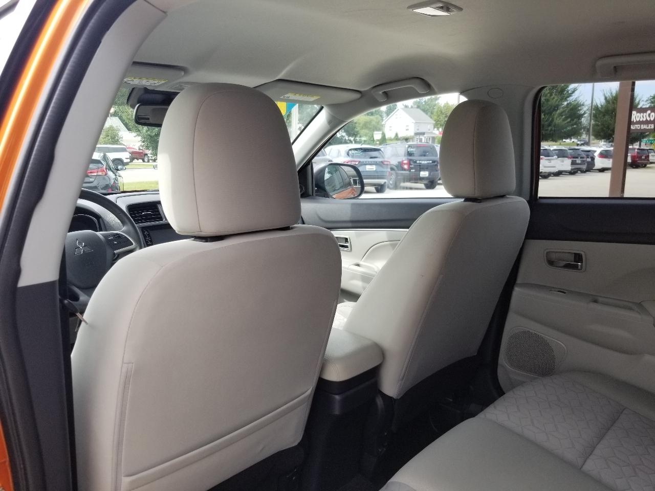 Mitsubishi Outlander Sport ES 2.0 CVT 2021