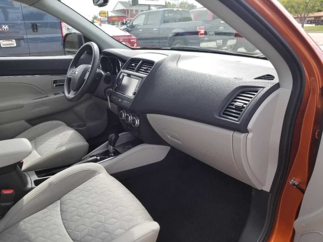 Mitsubishi Outlander Sport ES 2.0 CVT 2021