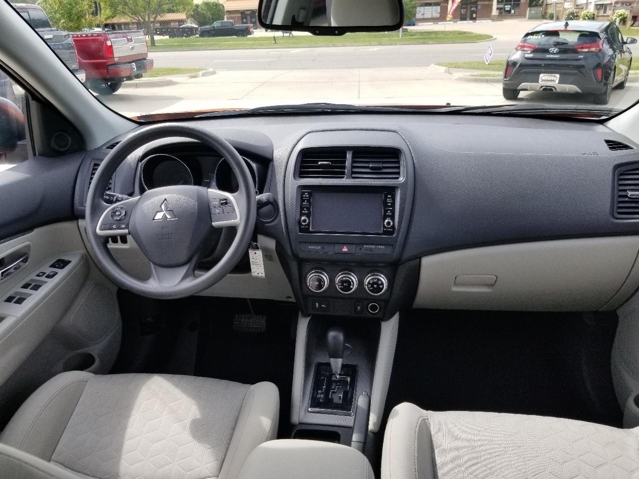 Mitsubishi Outlander Sport ES 2.0 CVT 2021
