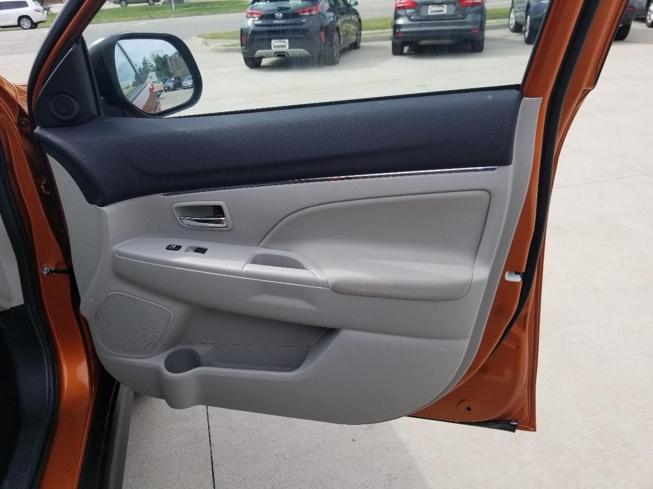 Mitsubishi Outlander Sport ES 2.0 CVT 2021