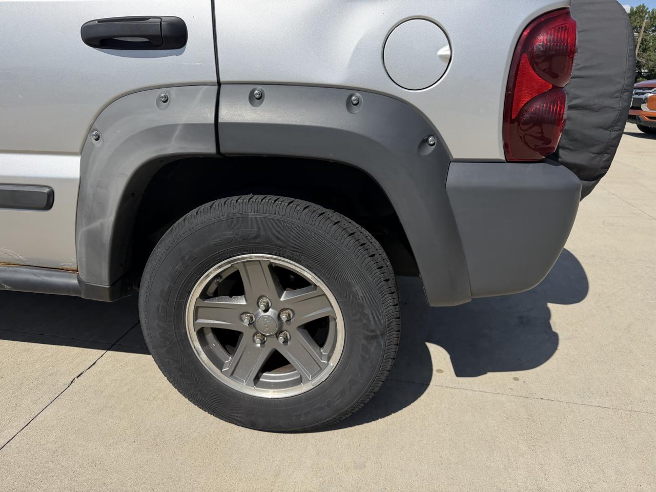 Jeep Liberty 4dr Renegade 4WD 2005