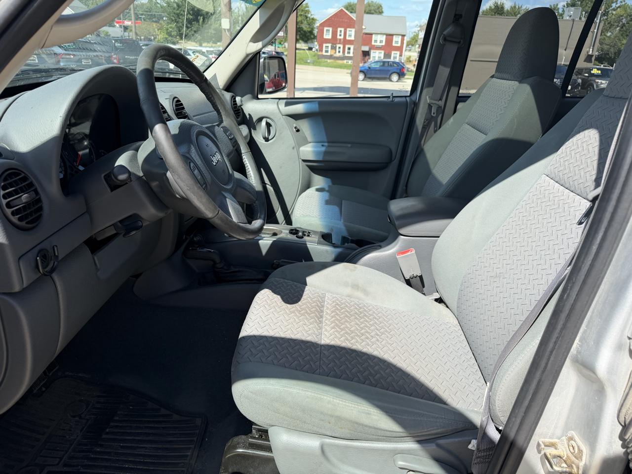Jeep Liberty 4dr Renegade 4WD 2005