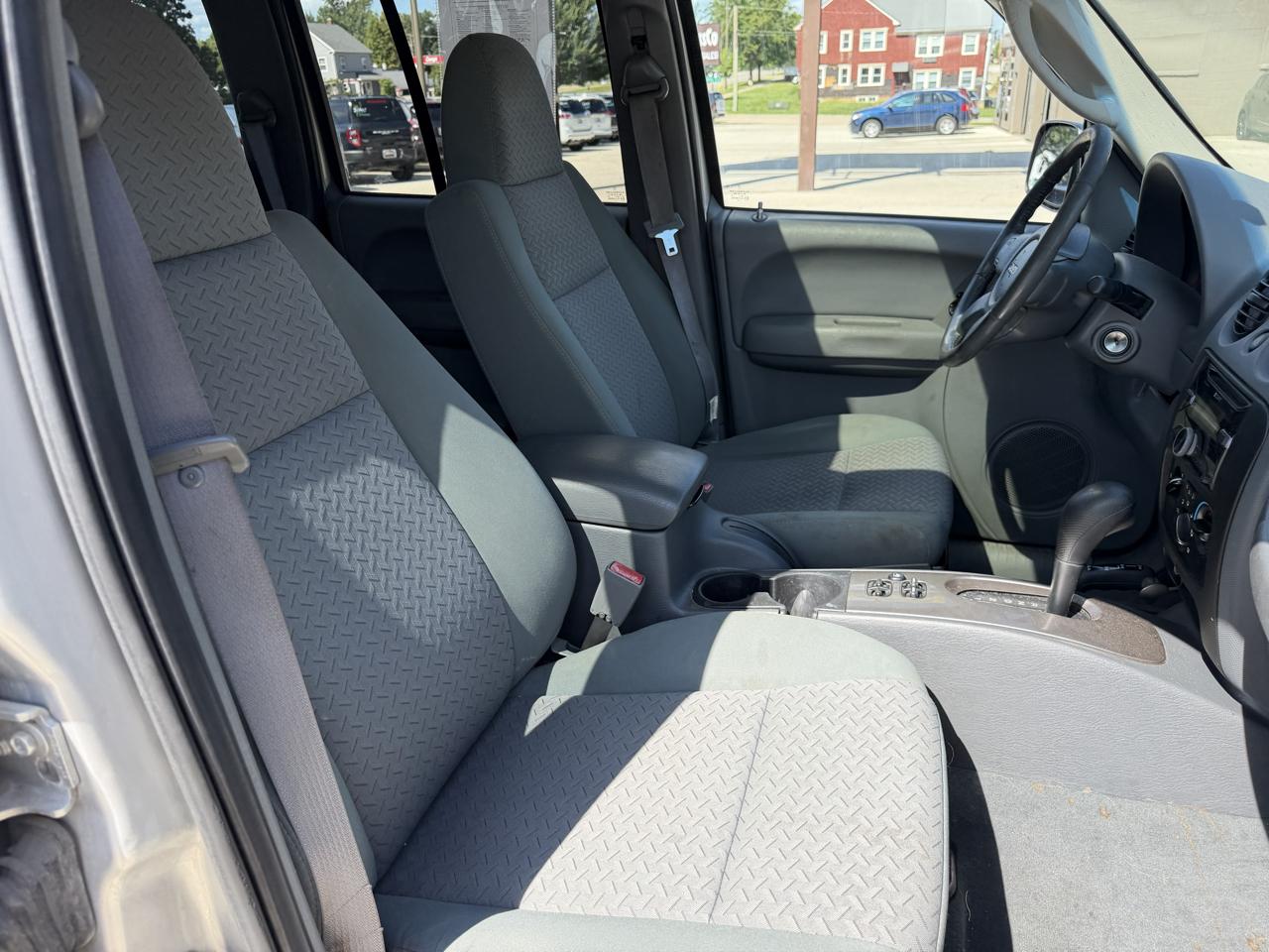 Jeep Liberty 4dr Renegade 4WD 2005