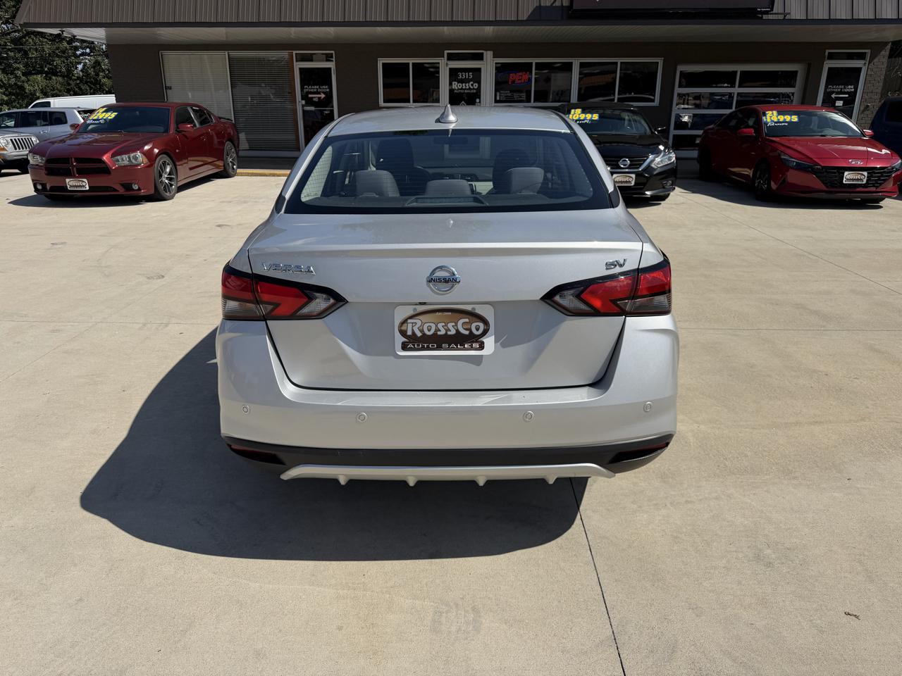 Nissan Versa SV CVT 2021