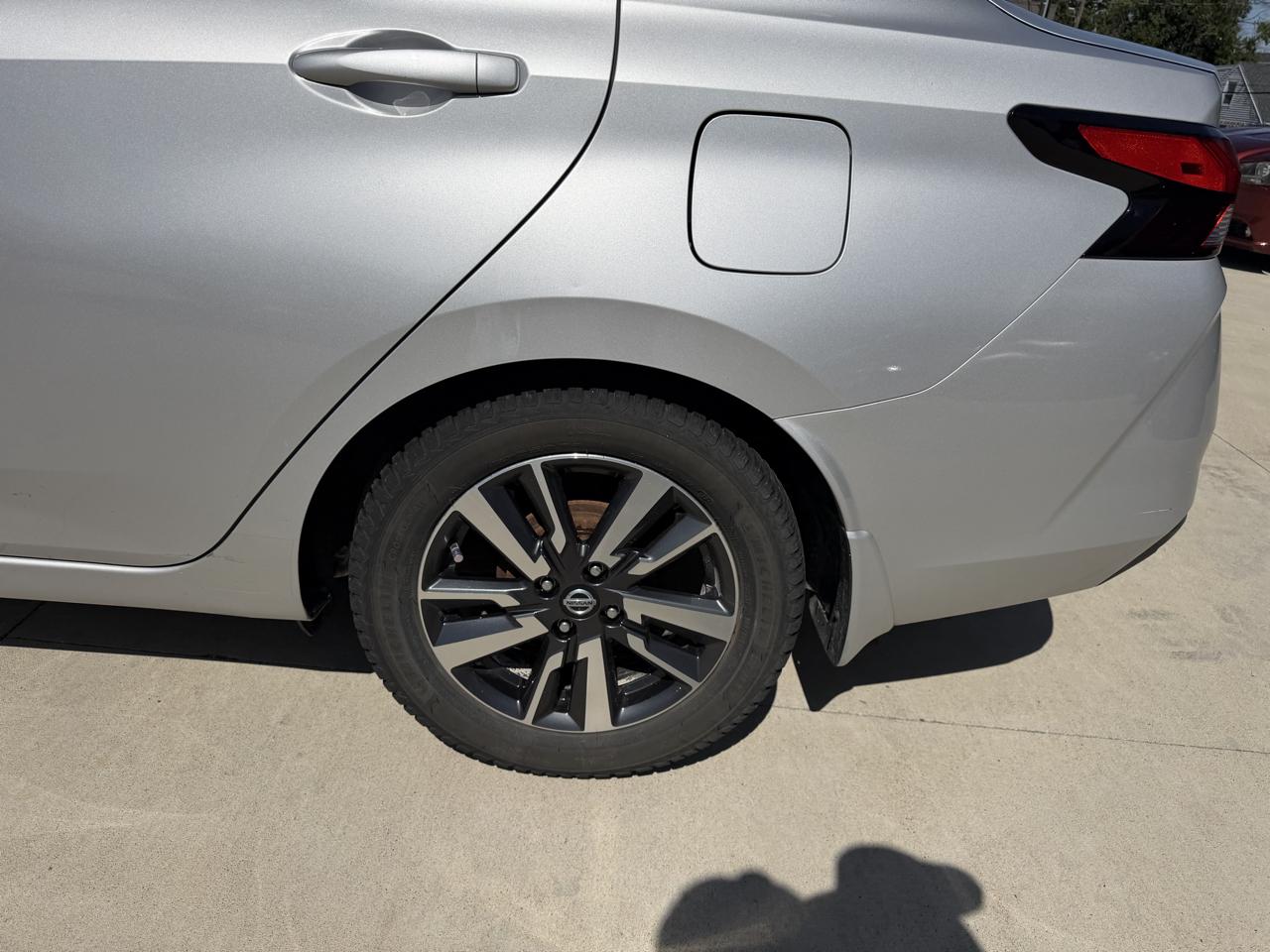 Nissan Versa SV CVT 2021