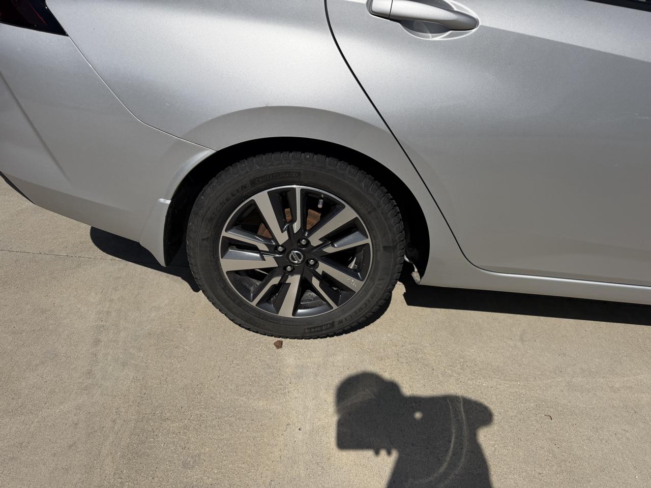 Nissan Versa SV CVT 2021