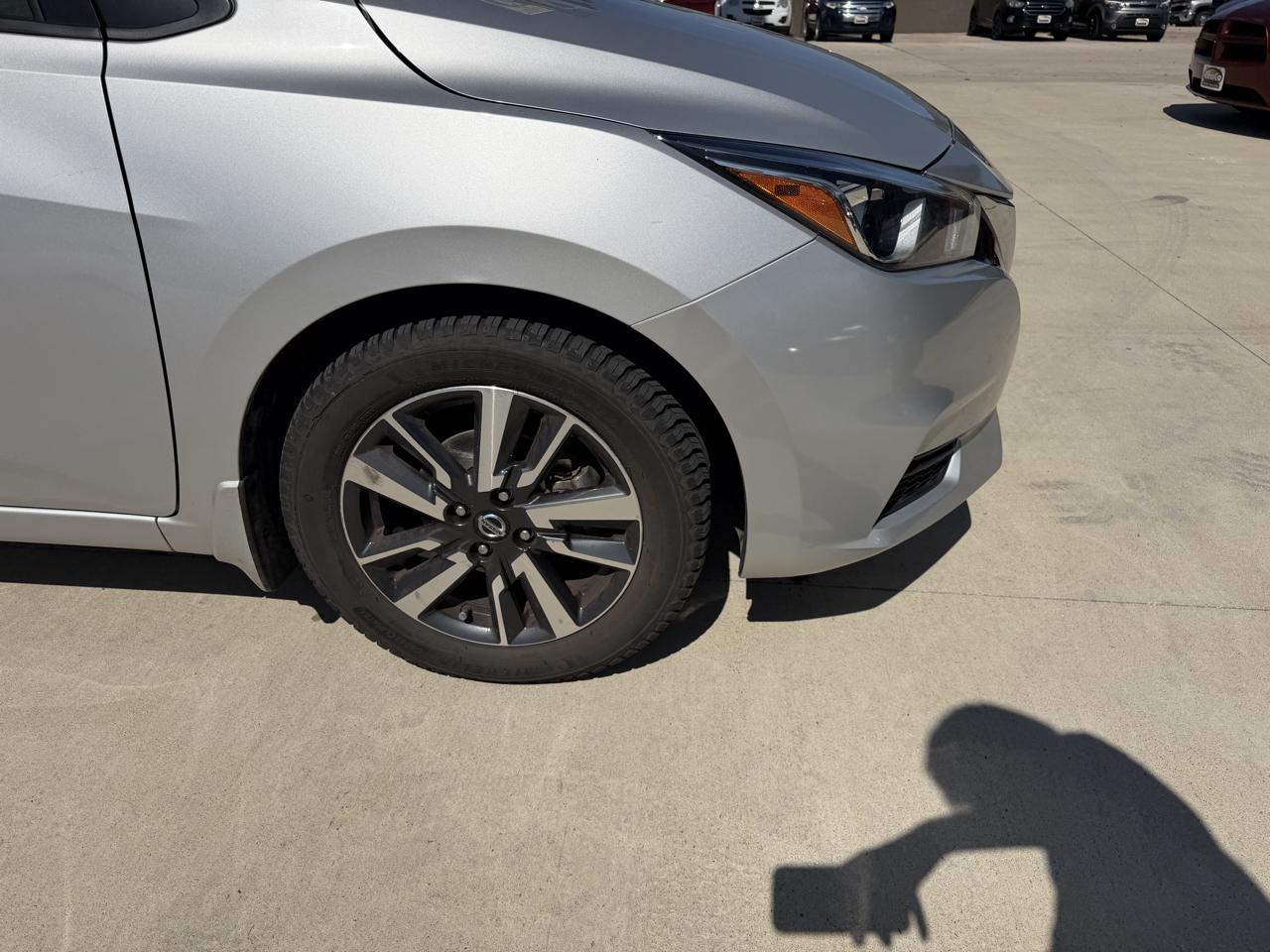 Nissan Versa SV CVT 2021