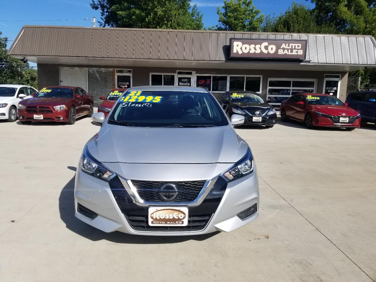 Nissan Versa SV CVT 2021