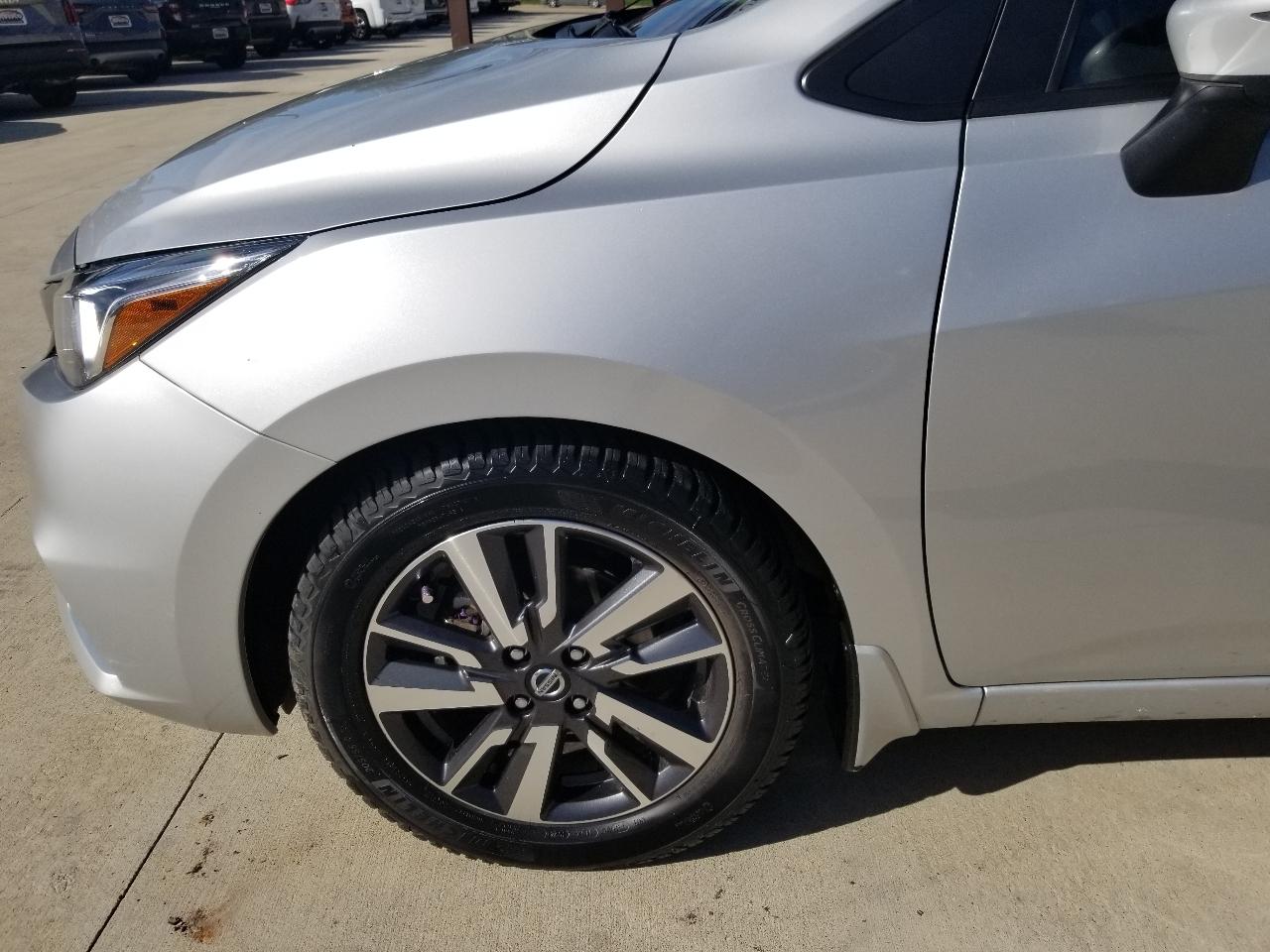 Nissan Versa SV CVT 2021