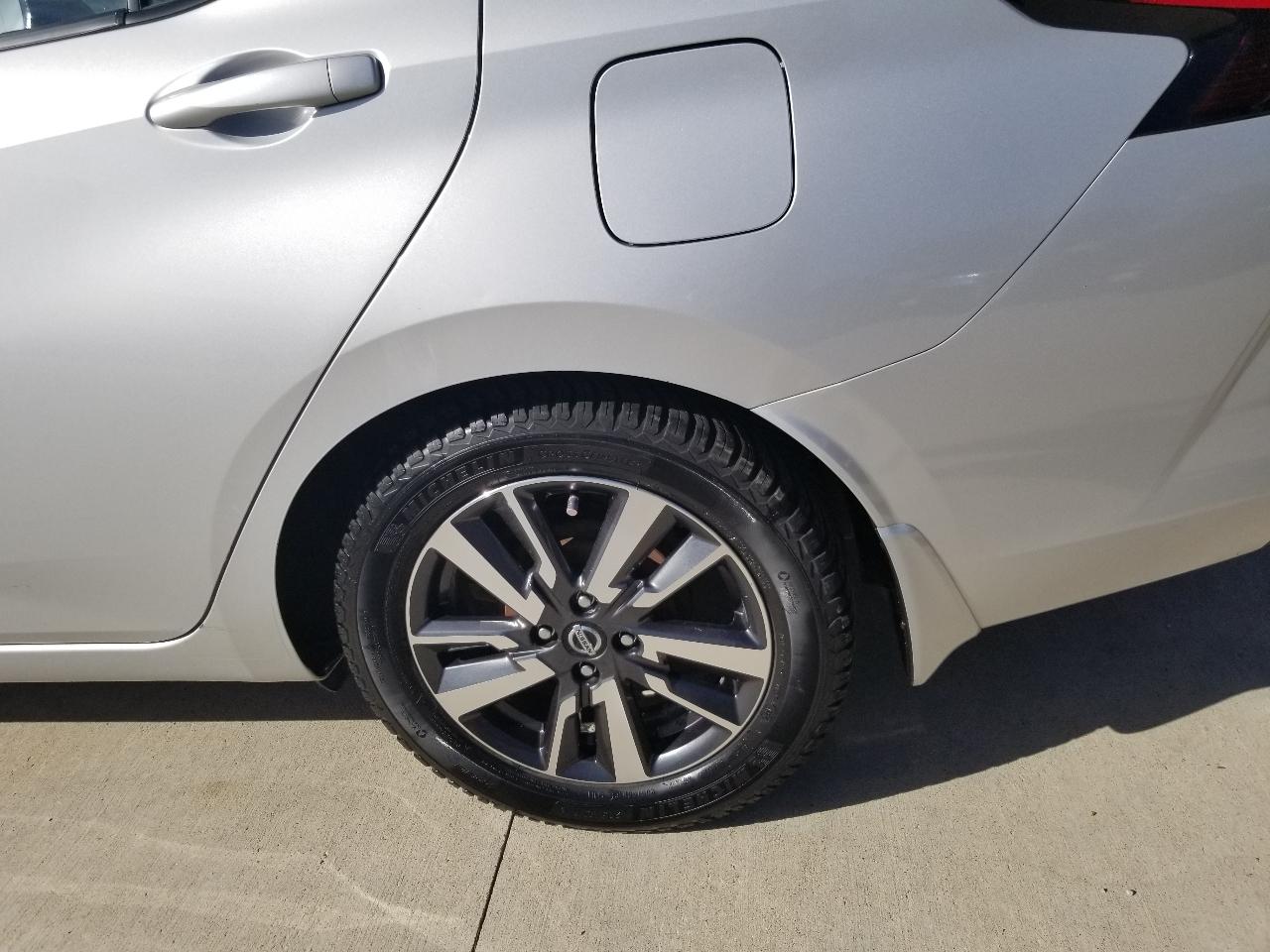 Nissan Versa SV CVT 2021