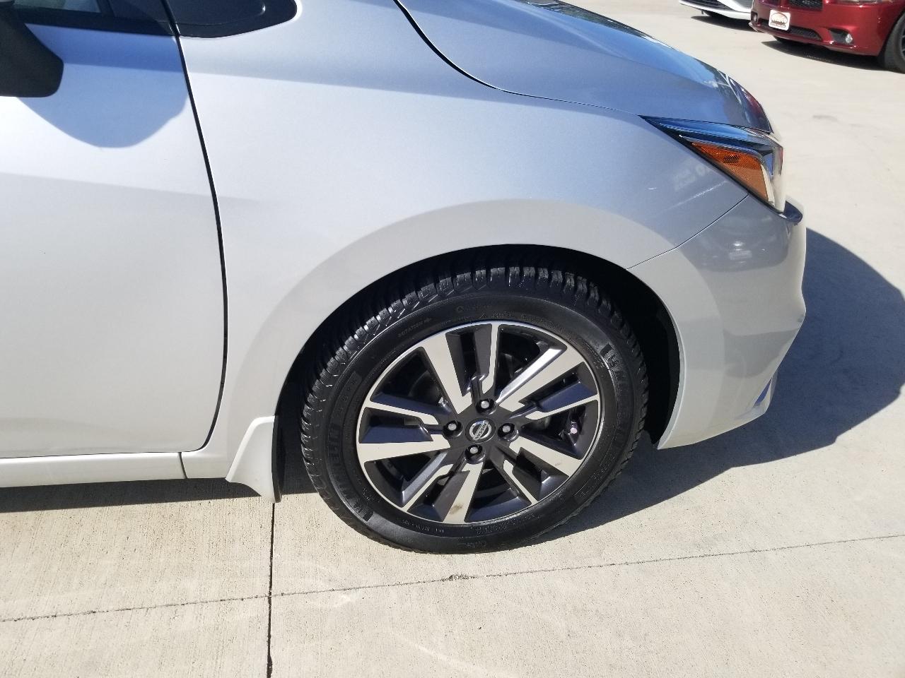 Nissan Versa SV CVT 2021