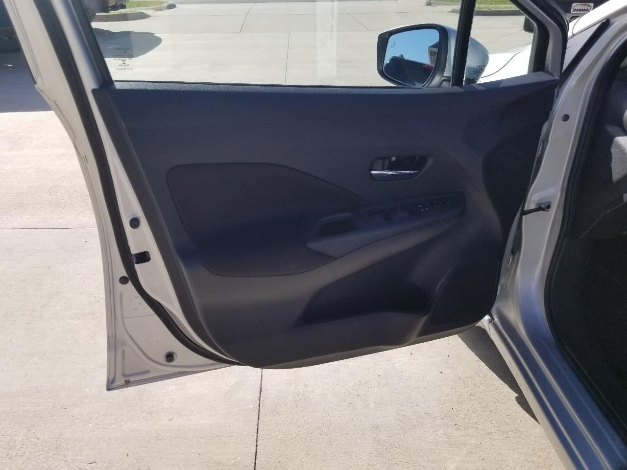 Nissan Versa SV CVT 2021