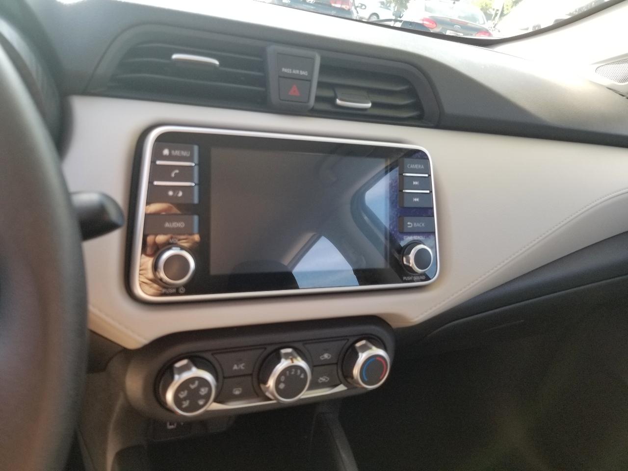 Nissan Versa SV CVT 2021