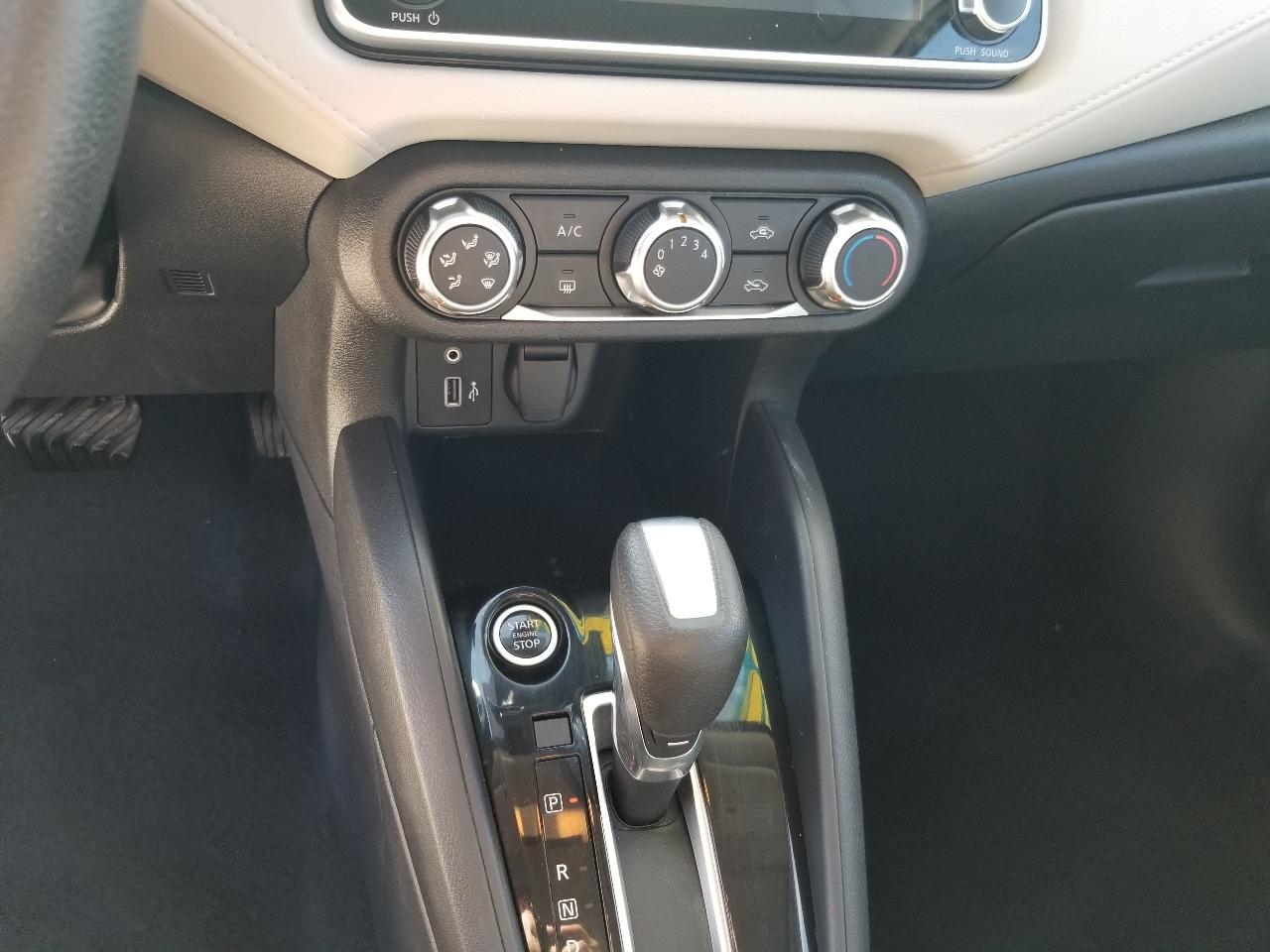 Nissan Versa SV CVT 2021