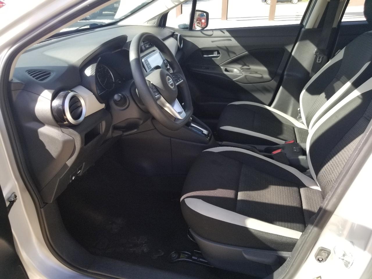 Nissan Versa SV CVT 2021