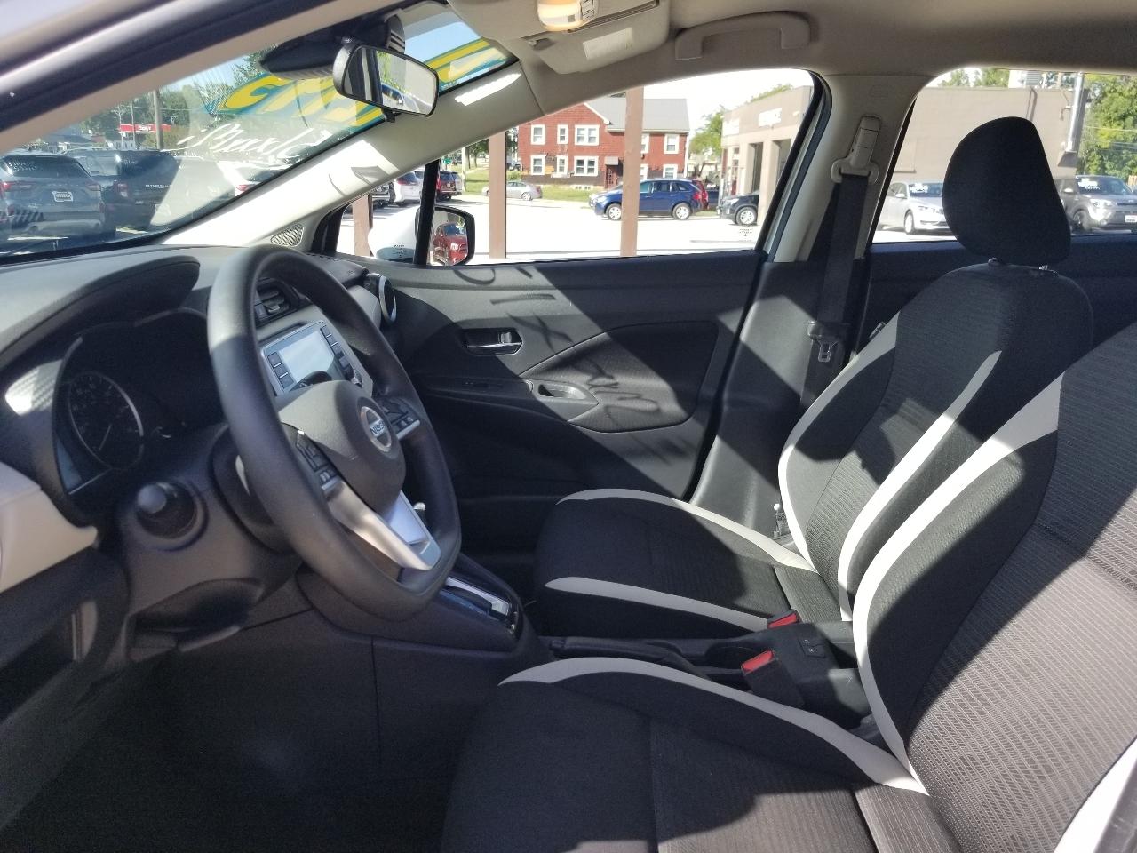 Nissan Versa SV CVT 2021
