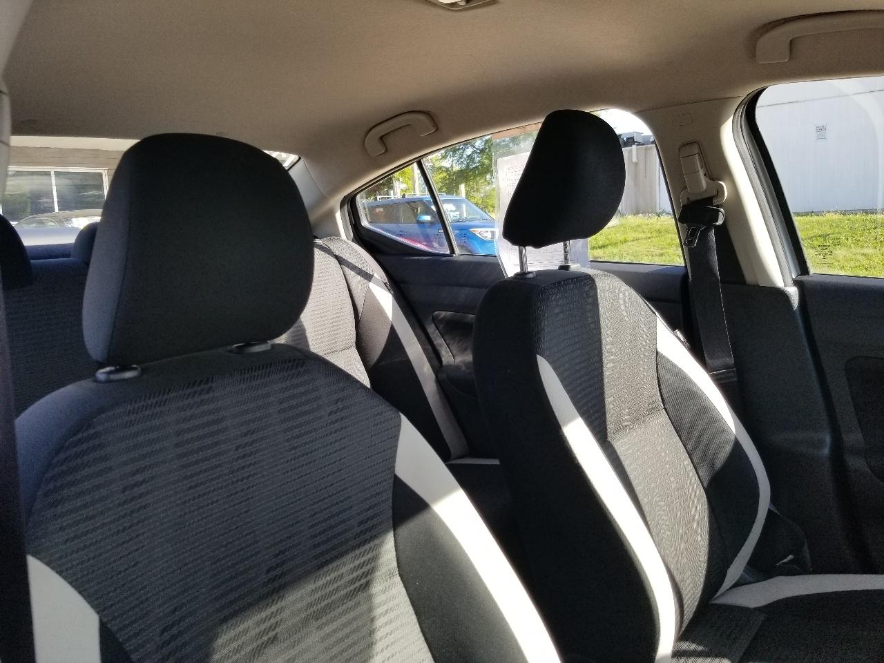 Nissan Versa SV CVT 2021