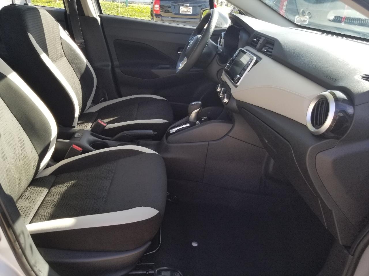 Nissan Versa SV CVT 2021