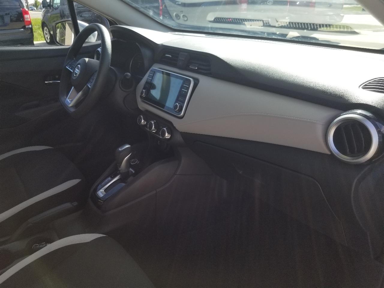 Nissan Versa SV CVT 2021