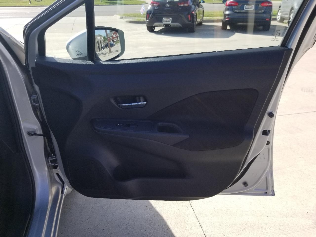 Nissan Versa SV CVT 2021