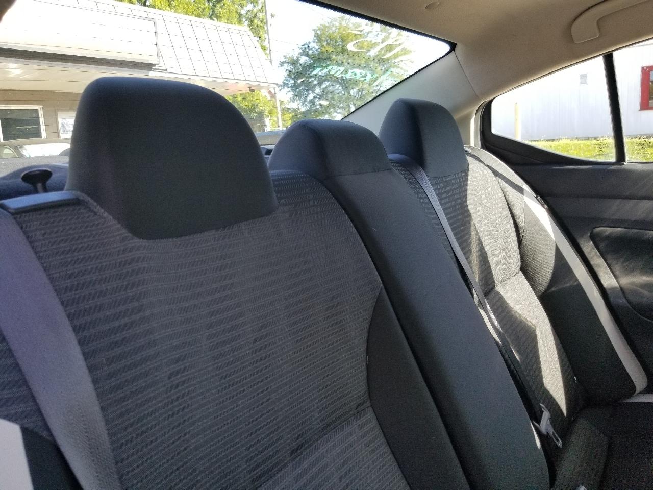 Nissan Versa SV CVT 2021
