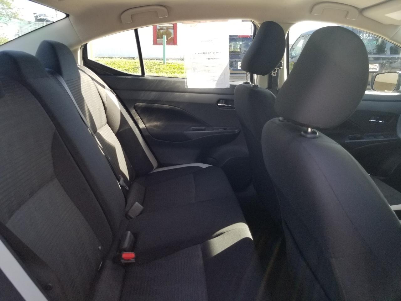 Nissan Versa SV CVT 2021
