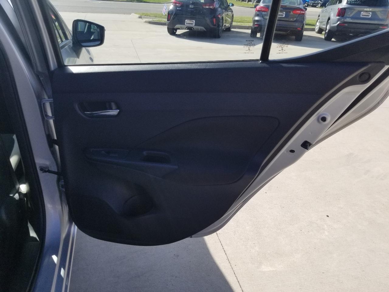 Nissan Versa SV CVT 2021