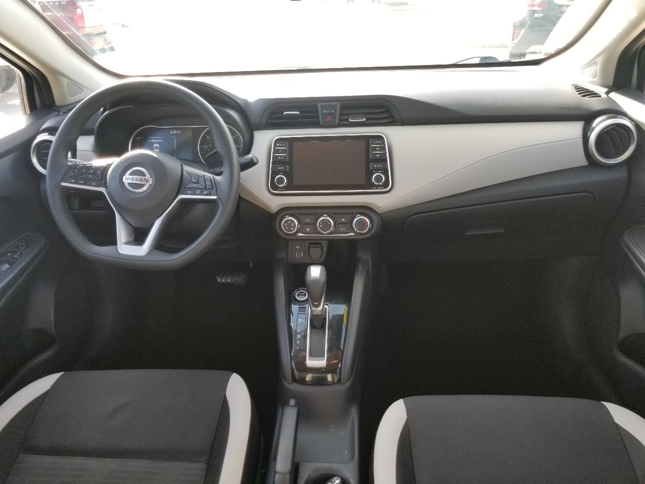 Nissan Versa SV CVT 2021